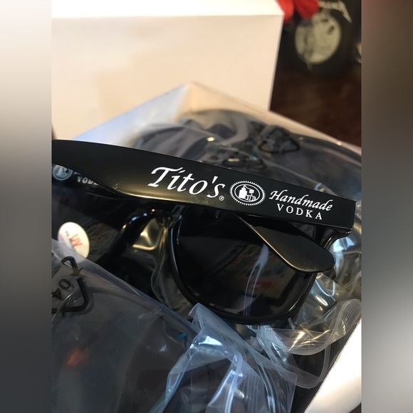 Tito’s Vodka Sunglasses Black - Picture 6 of 9